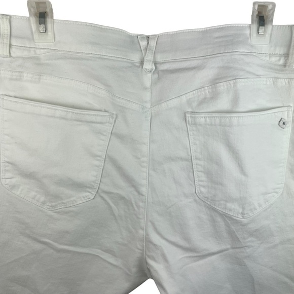Democracy | White Ab-Solution High Rise Raw Hem Shorts New - Picture 5 of 9